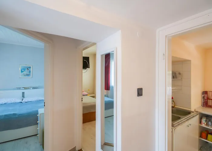 Juno Apartment *