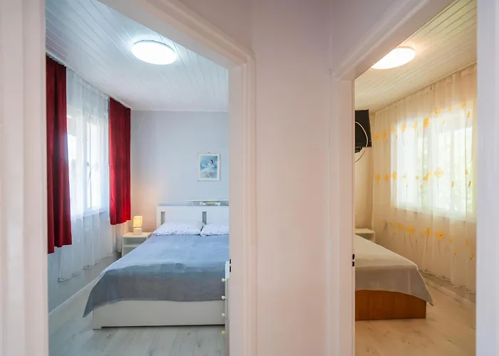 Juno Apartment